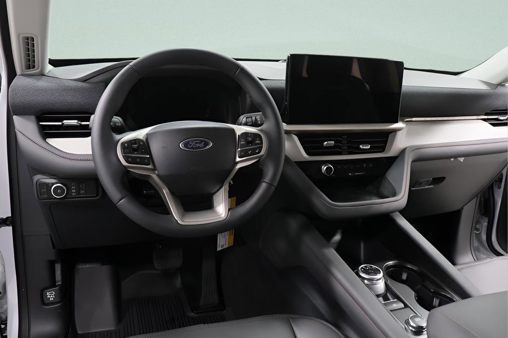 New 2026 Ford Explorer Active w/ Active Comfort Package image 8
