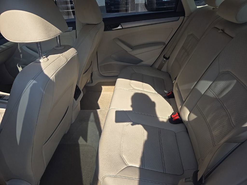 Used 2014 Volkswagen Passat 1.8T SE image 12