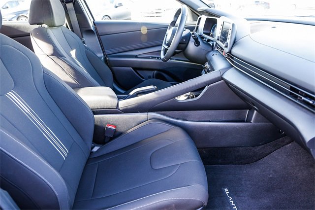 Certified 2025 Hyundai Elantra Sport image 19