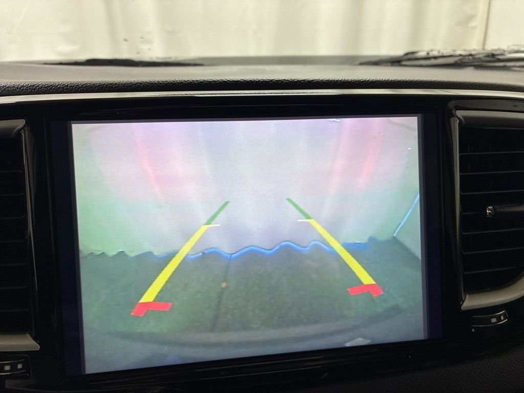 Used 2023 Chrysler Pacifica Touring-L image 15