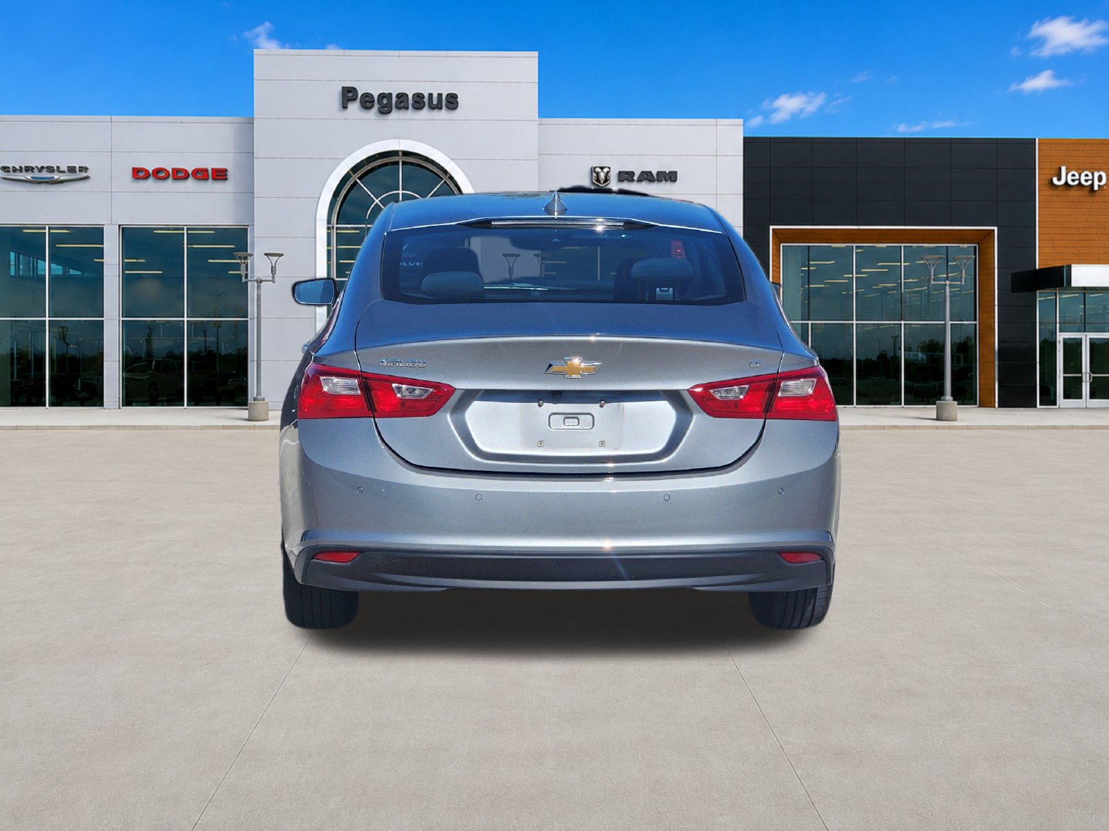 Used 2025 Chevrolet Malibu LT FWD image 8