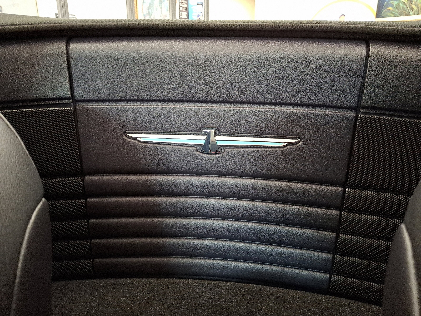 Used 2004 Ford Thunderbird image 18