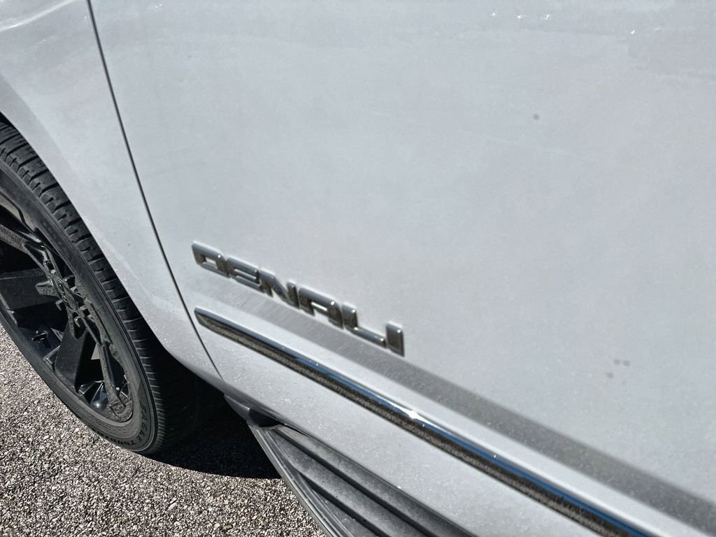 Used 2018 GMC Yukon Denali w/ Open Road Package image 9