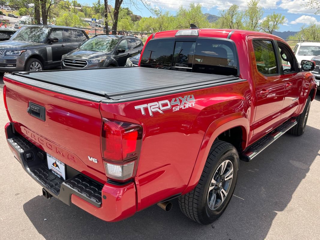 Used 2018 Toyota Tacoma TRD Sport w/ Technology Package AWD/4WD image 7
