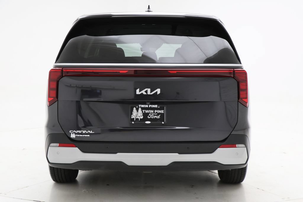 Used 2025 Kia Carnival FWD image 7