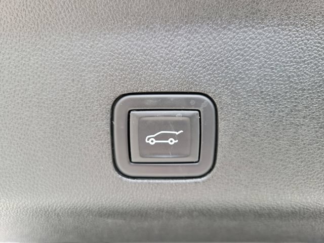 Used 2024 Chevrolet Suburban High Country AWD/4WD image 11