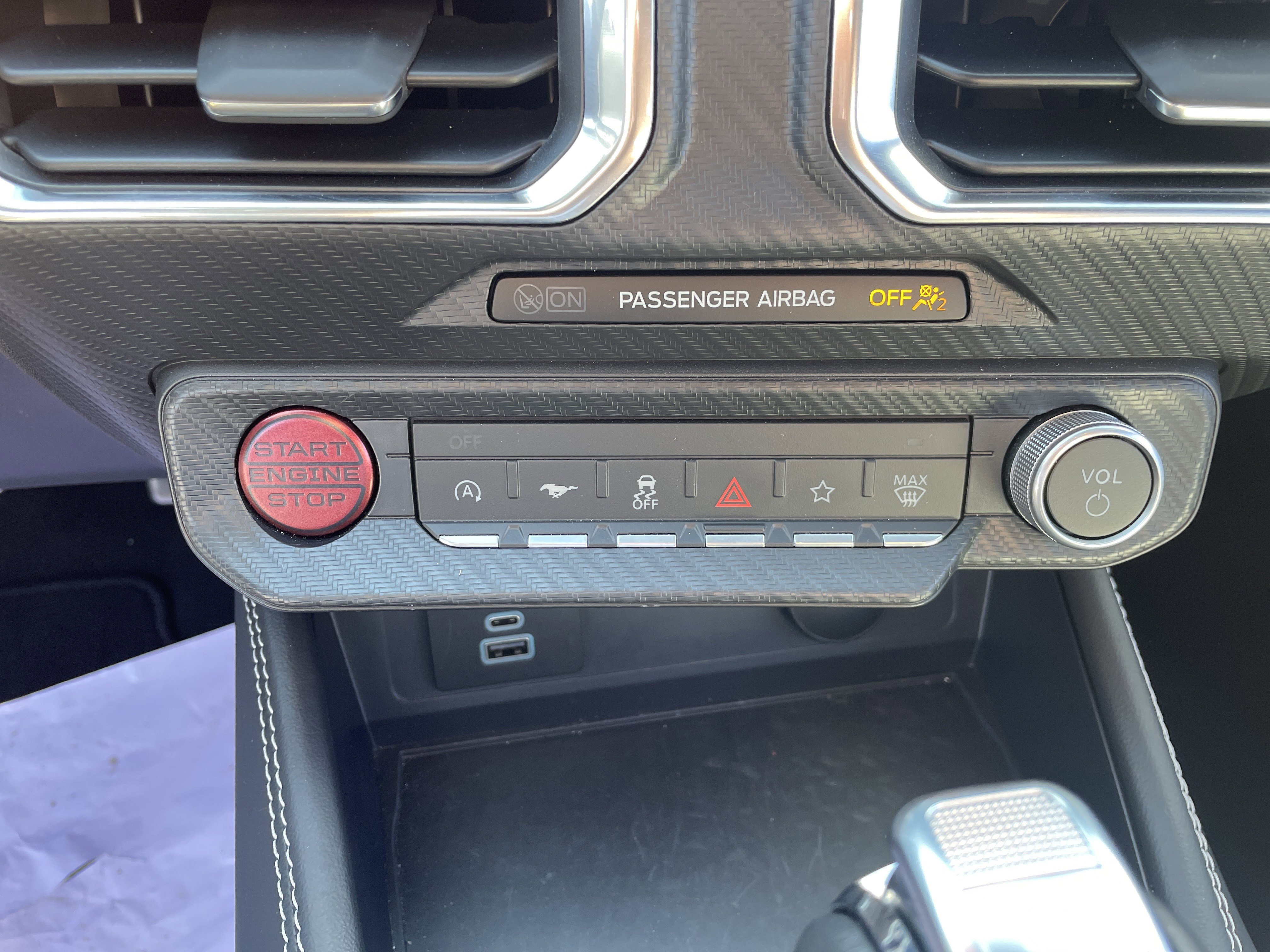 Used 2025 Ford Mustang Premium image 15