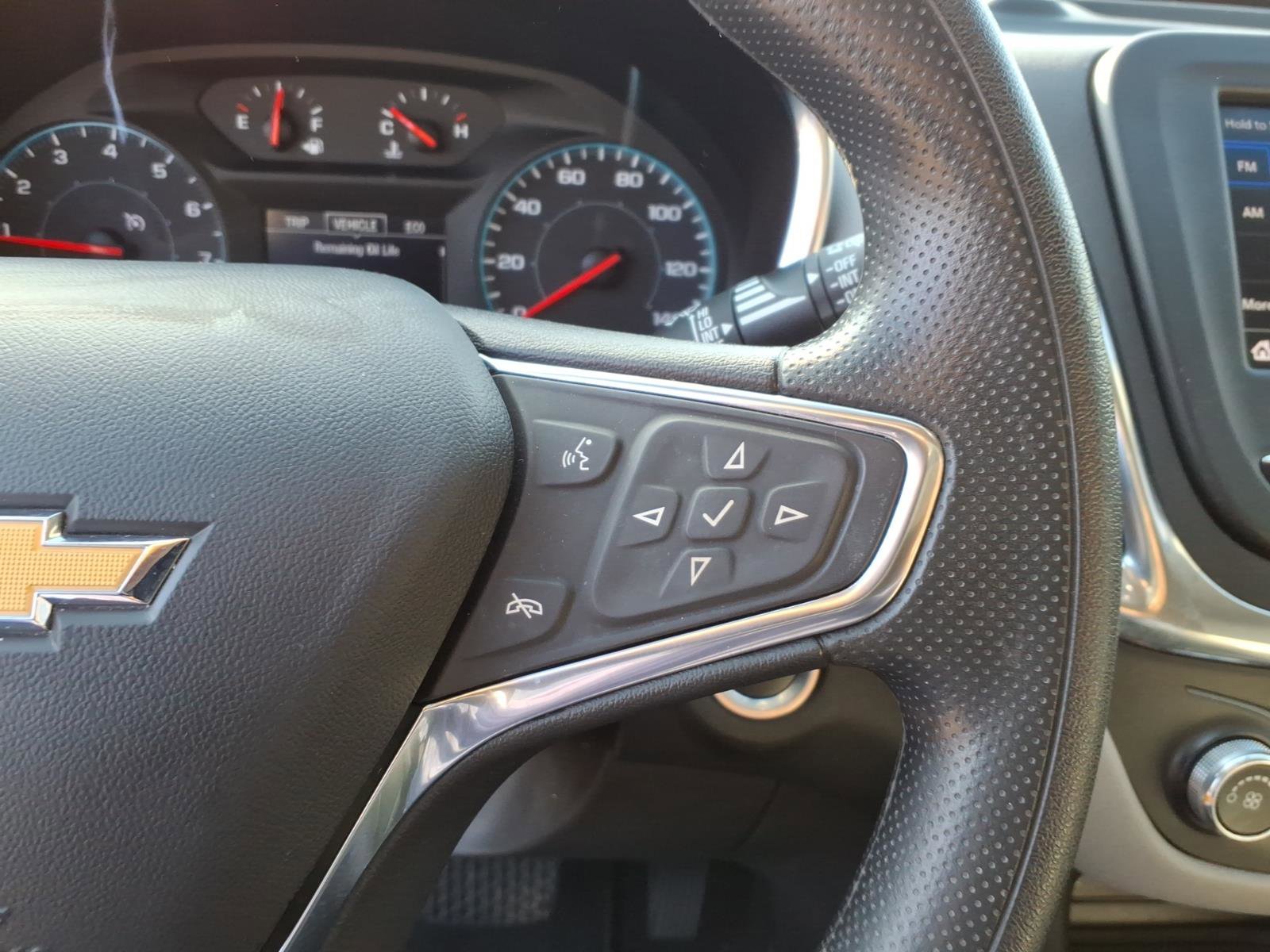 Used 2021 Chevrolet Equinox LS image 10