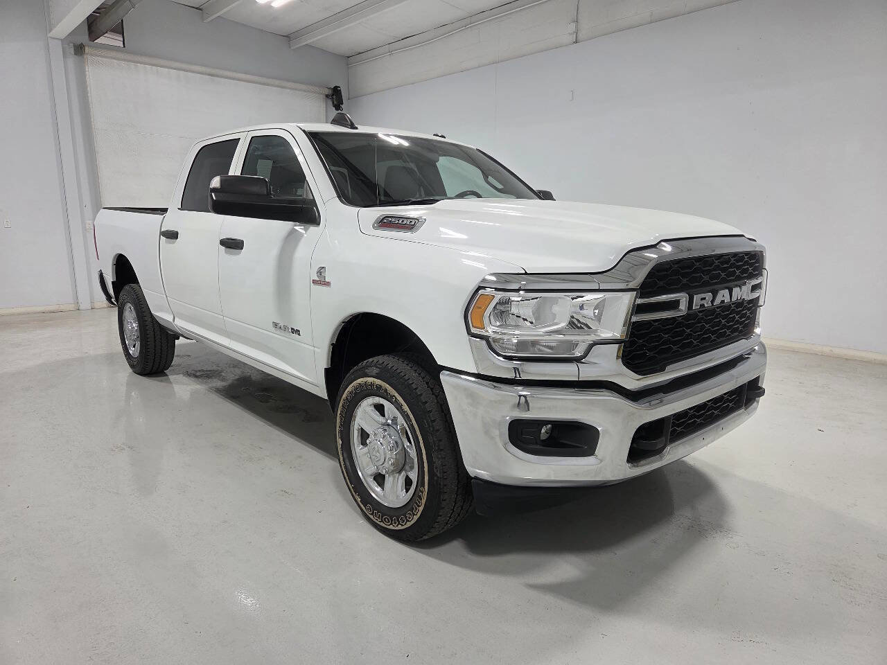 Used 2022 RAM 2500 Tradesman w/ Chrome Appearance Group image 1