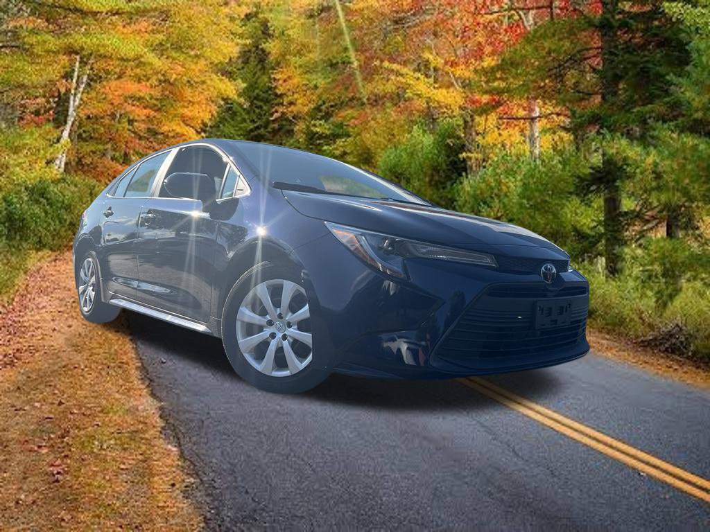 Used 2024 Toyota Corolla LE FWD image 3