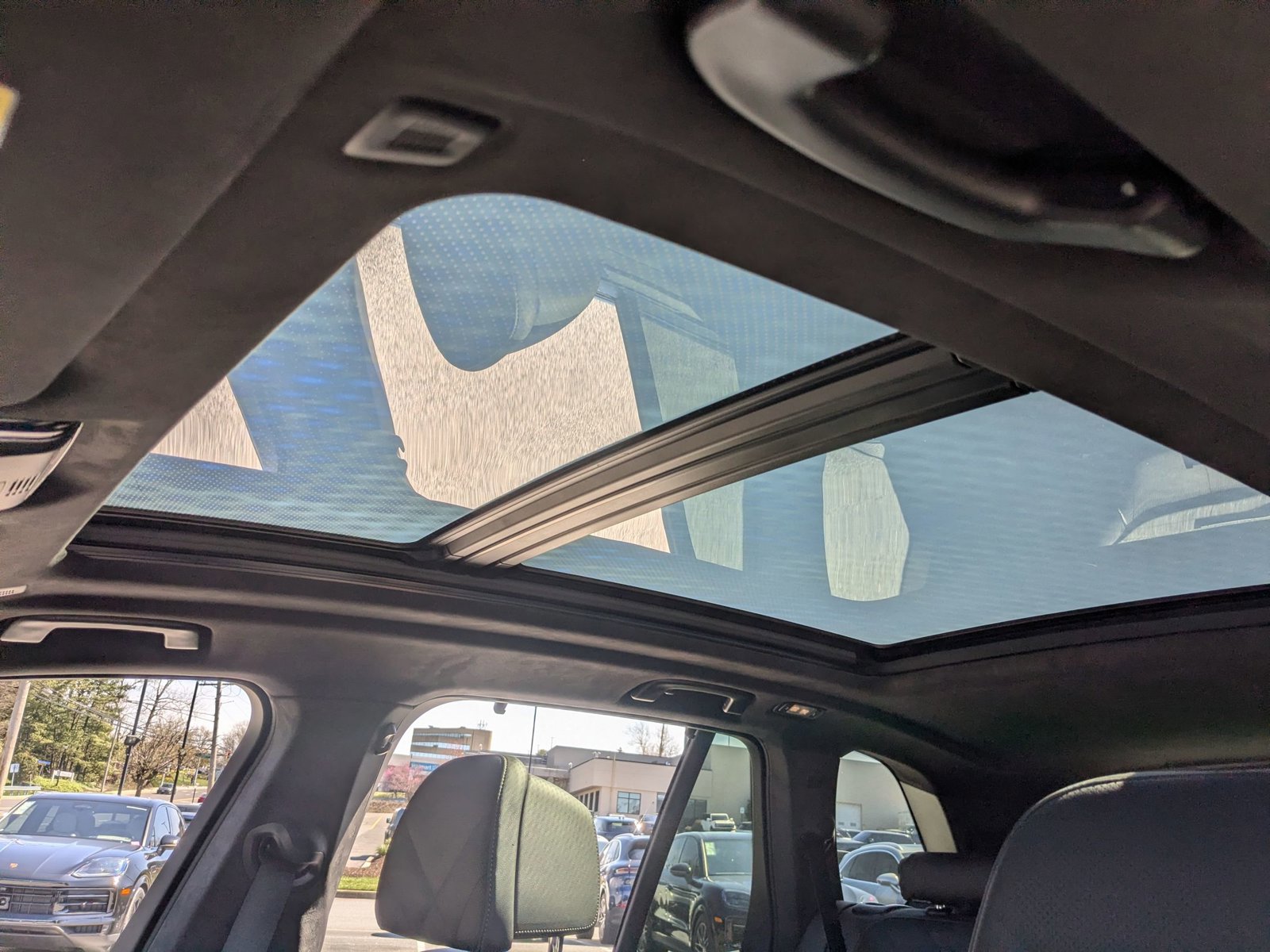 Used 2025 BMW X5 M60i w/ Executive Package image 17