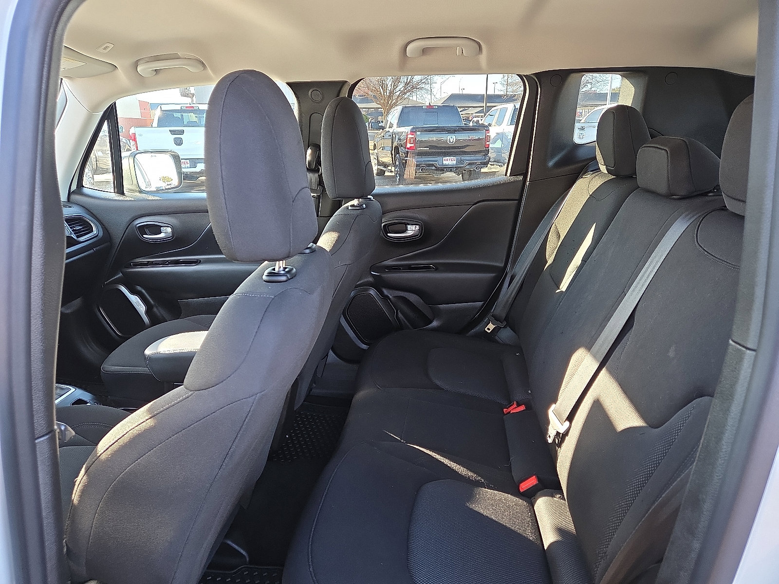 Used 2023 Jeep Renegade Latitude image 10