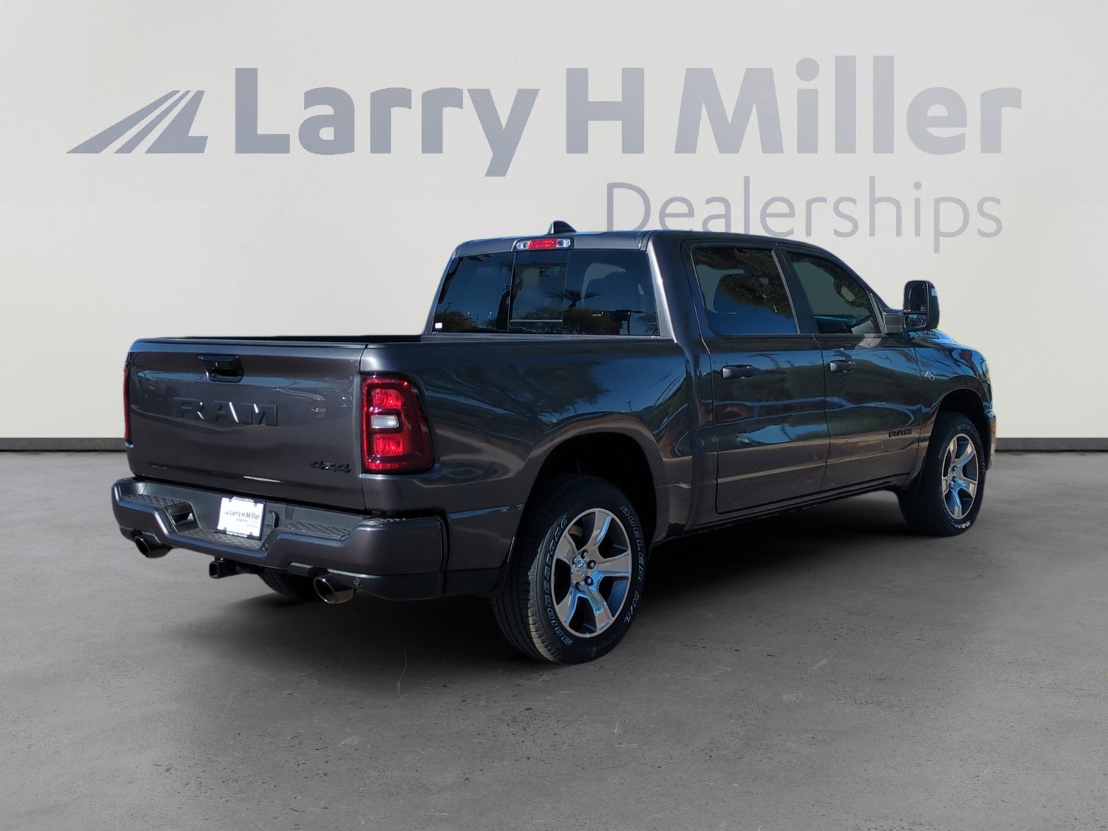 New 2026 RAM 1500 Express image 5