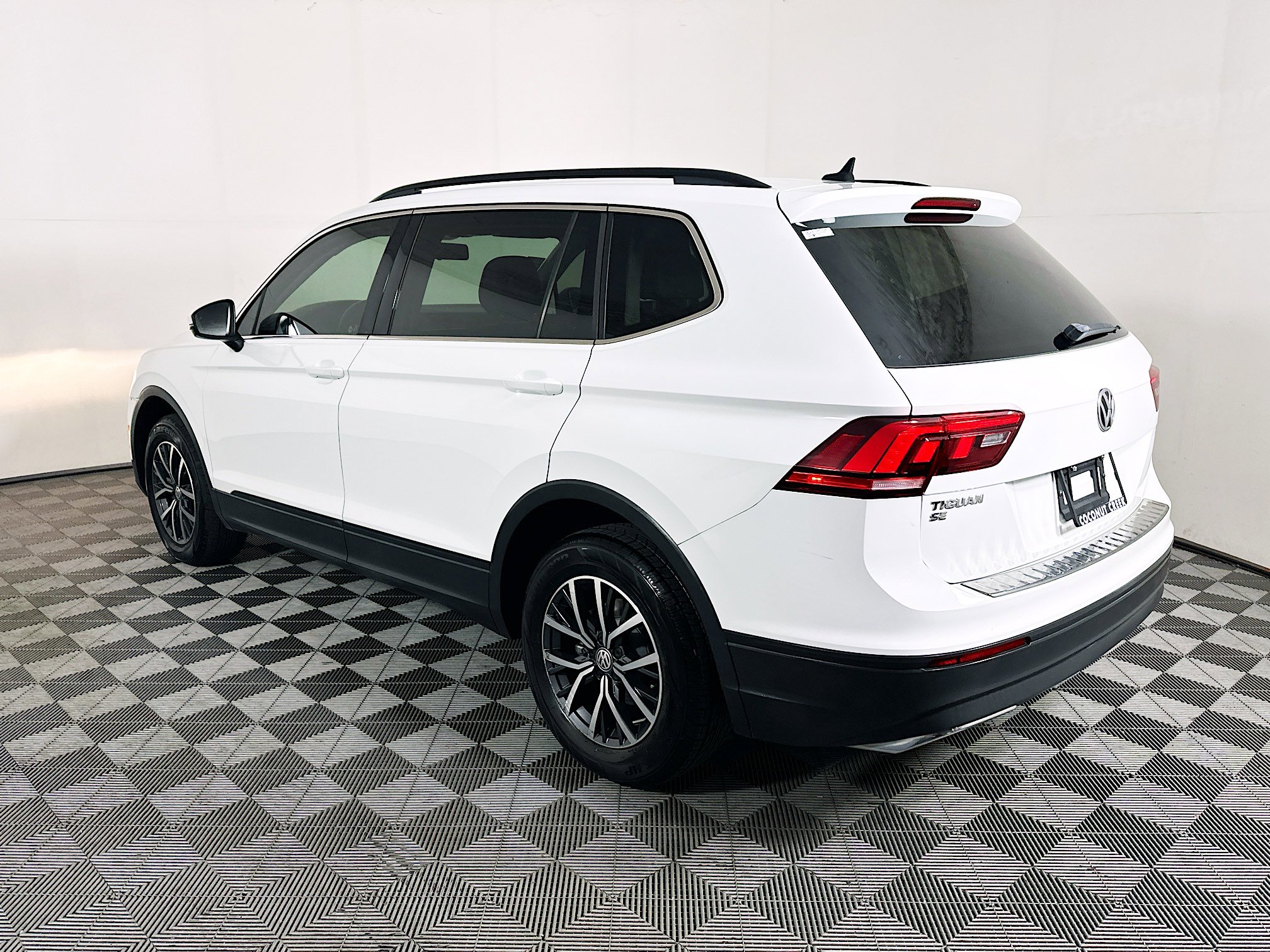 Used 2019 Volkswagen Tiguan SE FWD image 5