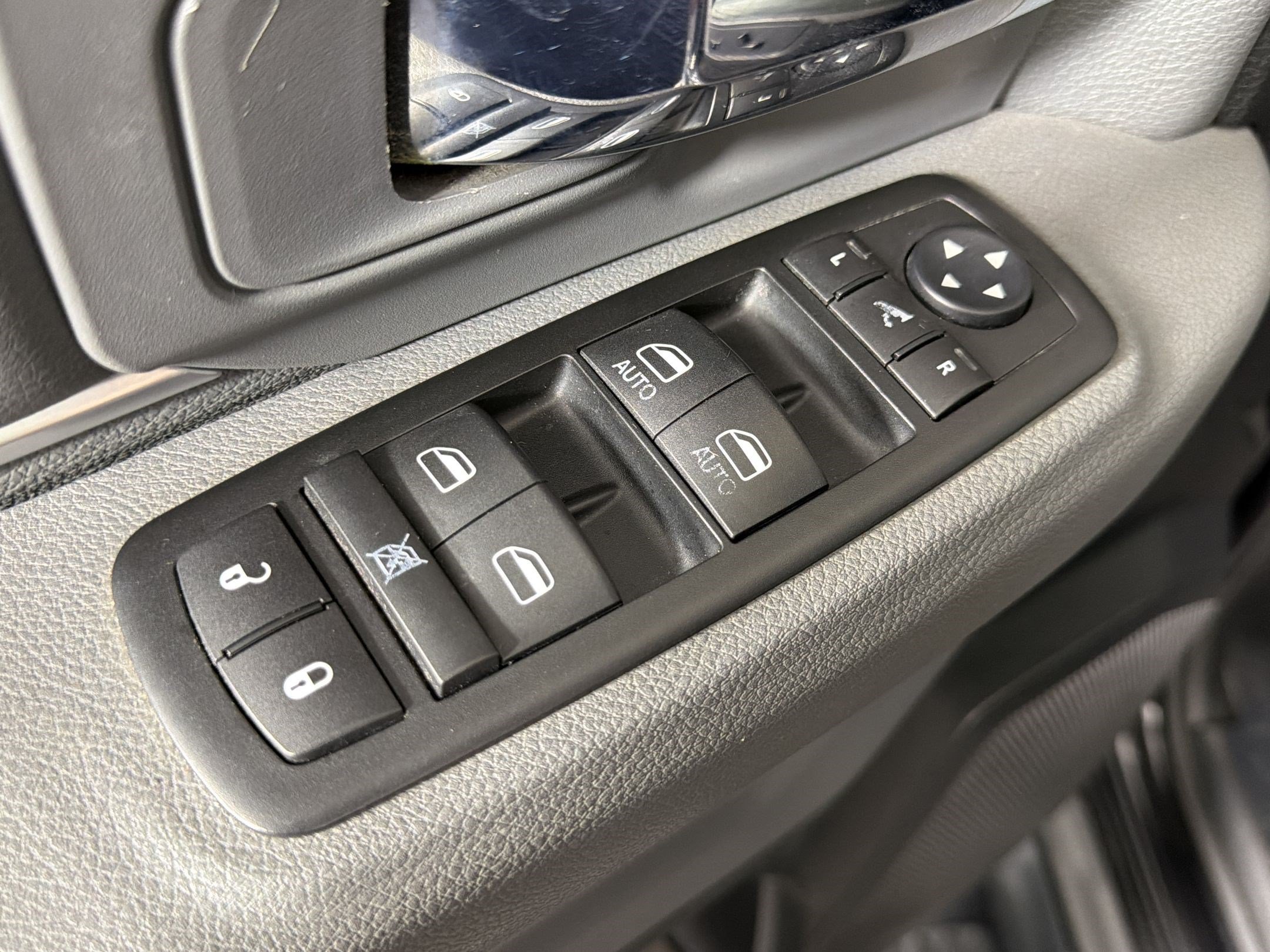 Used 2015 RAM 1500 Outdoorsman RWD image 25