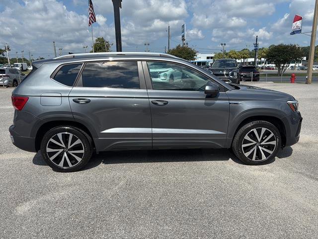 Certified 2023 Volkswagen Taos SE image 6