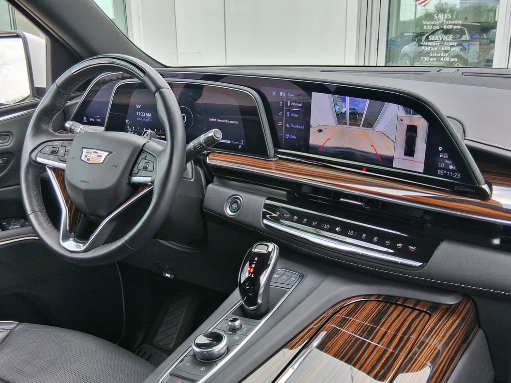 Used 2024 Cadillac Escalade Premium Luxury RWD image 17
