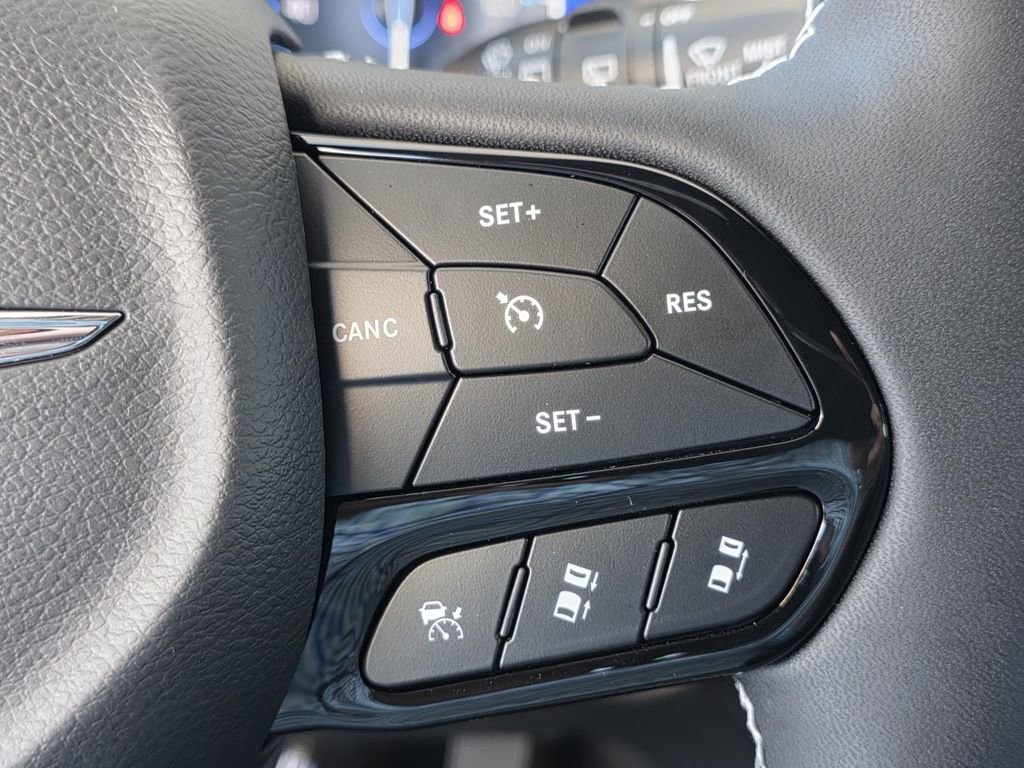 New 2026 Chrysler Pacifica Limited w/ Uconnect Theater Family Group image 38