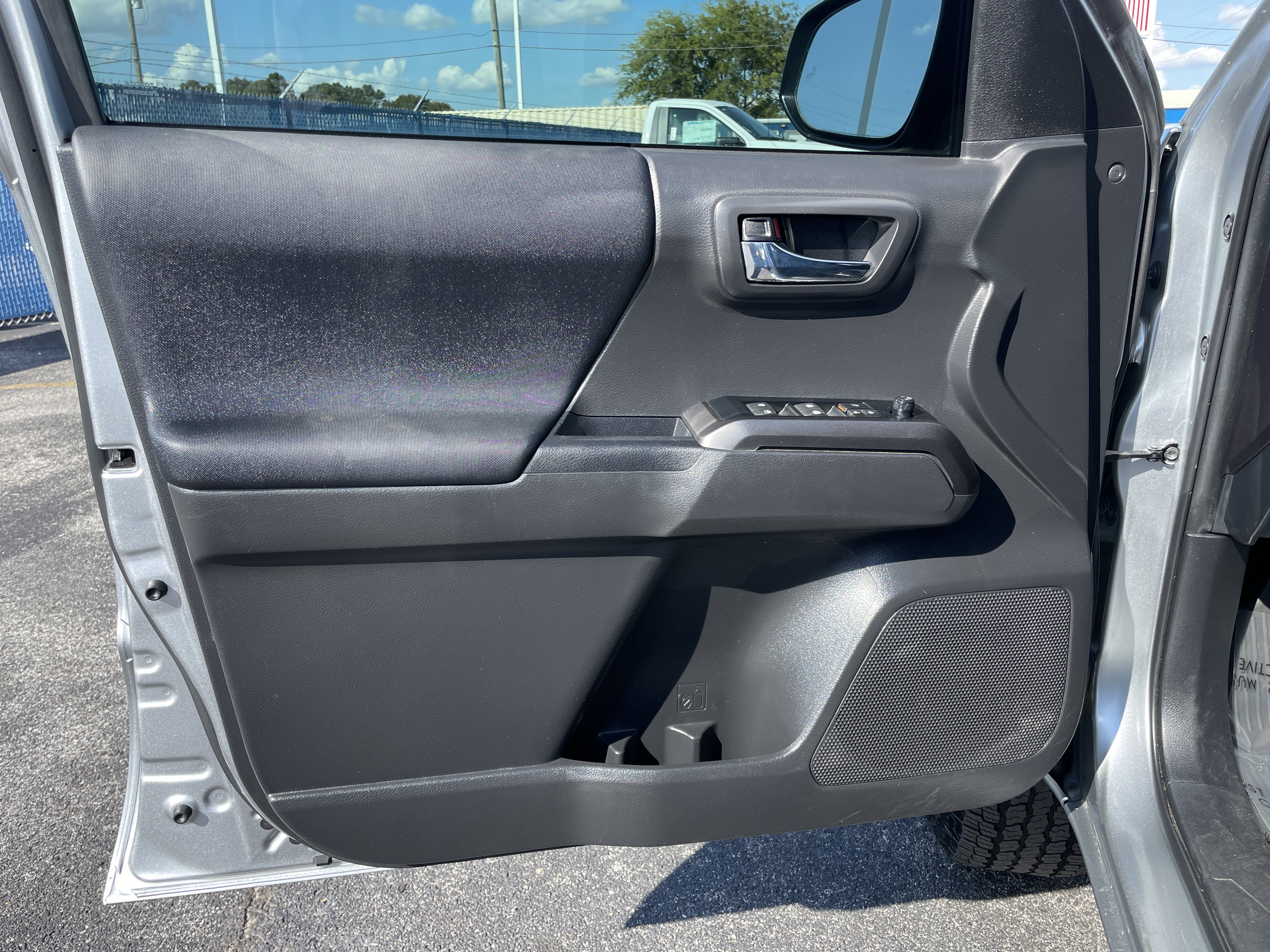 Used 2023 Toyota Tacoma TRD Off-Road w/ Technology Package image 12