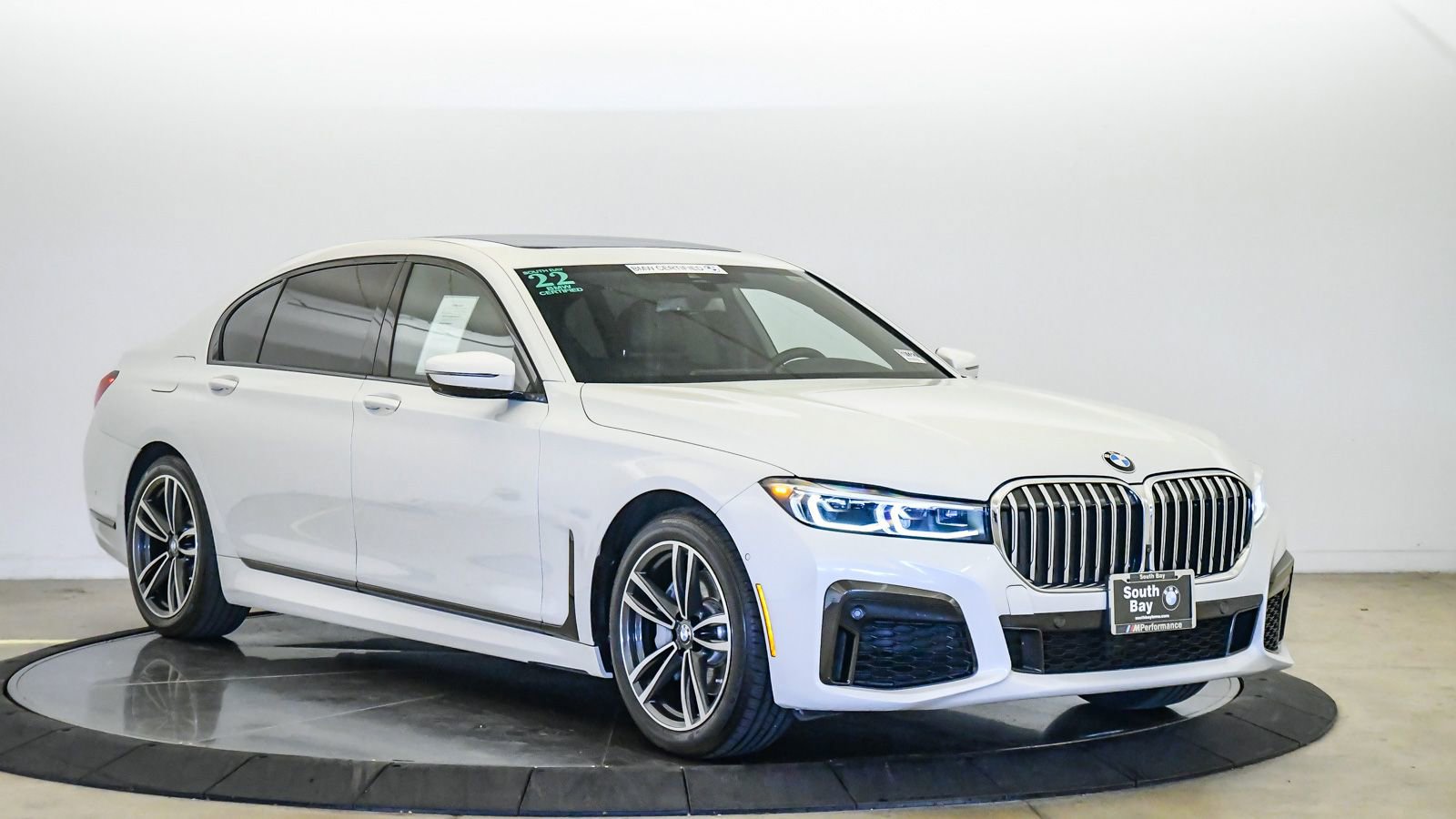 Used 2022 BMW 740i w/ M Sport Package RWD image 6
