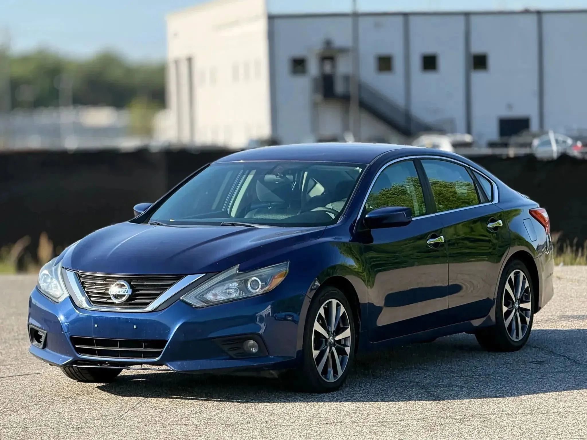 Used 2016 Nissan Altima 2.5 SR FWD image 6