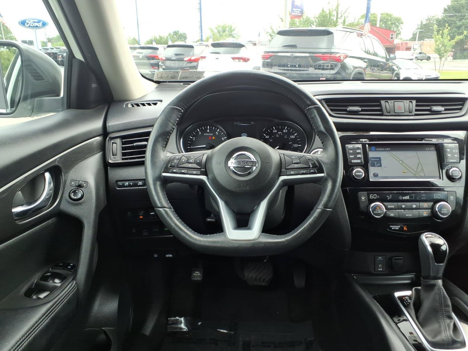 Used 2017 Nissan Rogue SV AWD/4WD image 15