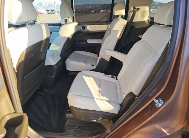 Used 2025 Hyundai Santa Fe Calligraphy FWD image 15