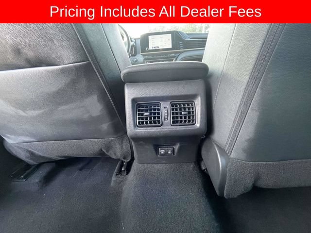 Used 2025 Toyota Camry SE FWD image 17