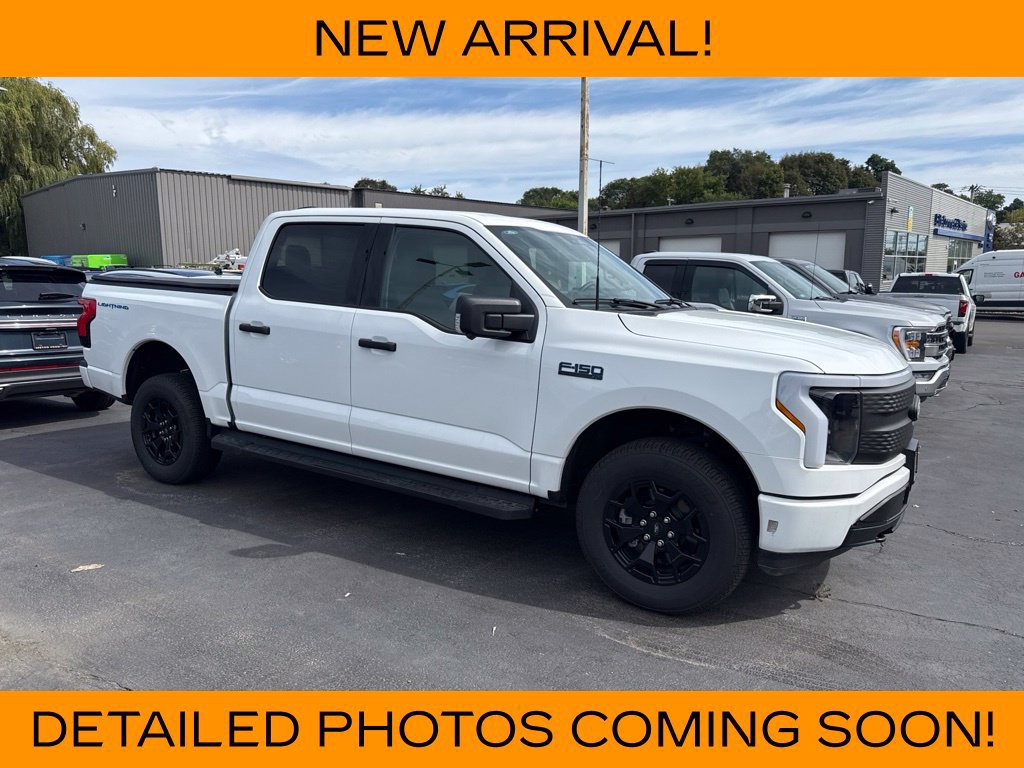 Used 2025 Ford F150 Lightning XLT AWD/4WD image 2