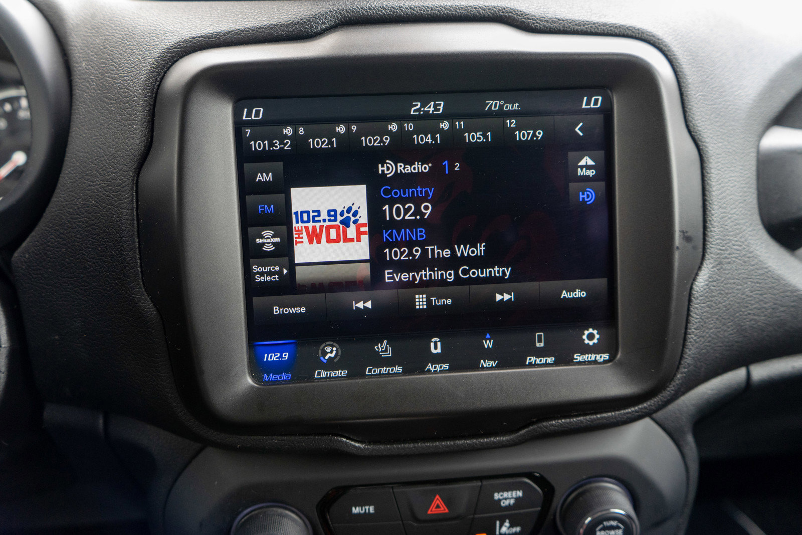 Used 2021 Jeep Renegade Trailhawk w/ Trailer Tow Group image 16