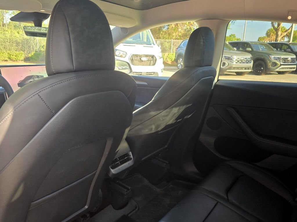 Used 2023 Tesla Model Y Performance AWD/4WD image 12