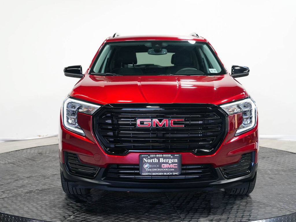 Used 2024 GMC Terrain SLE w/ Driver Convenience Package AWD/4WD image 2