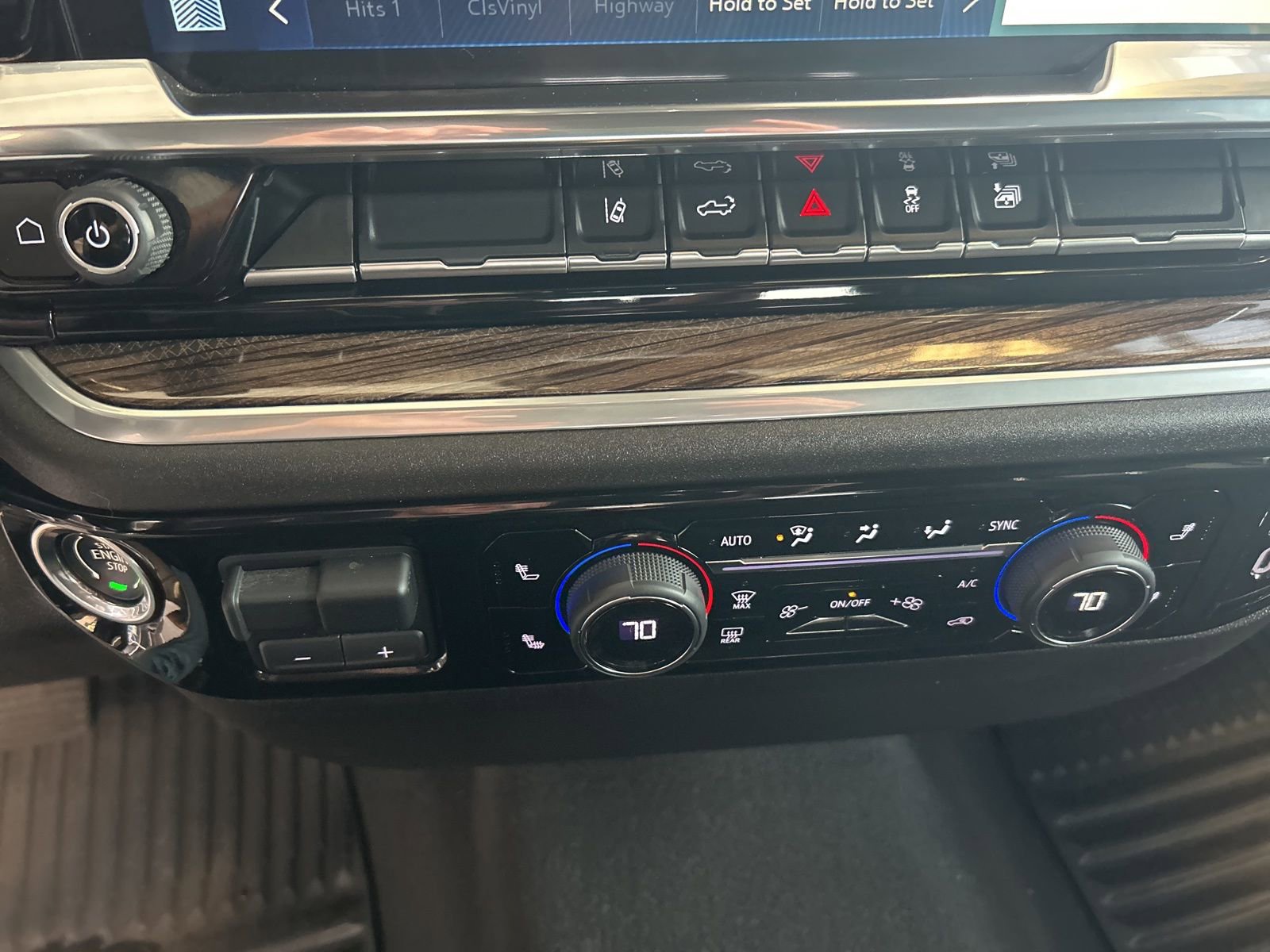 Used 2025 Chevrolet Silverado 2500 LT w/ Convenience Package image 25