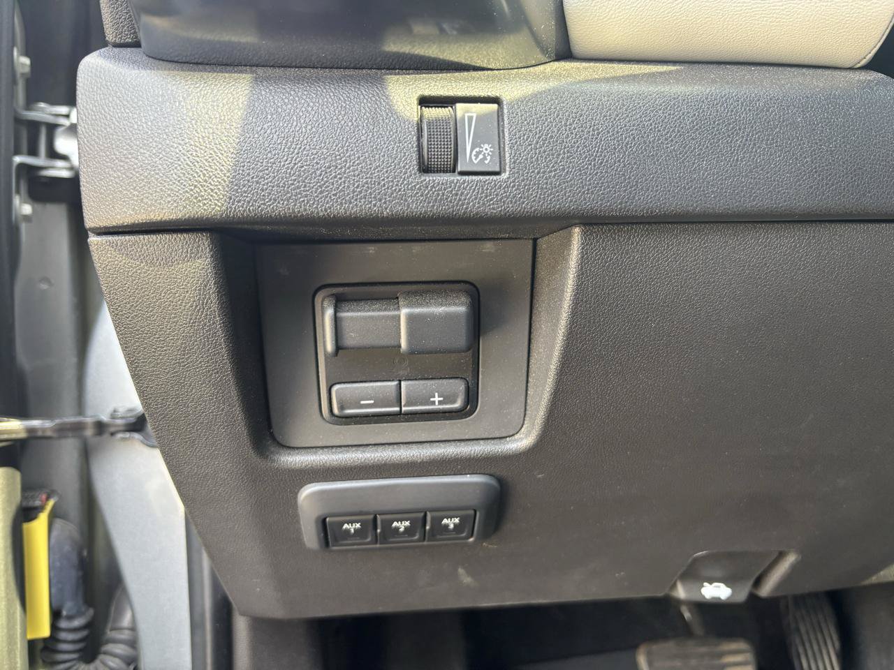 Used 2024 GMC Canyon AT4X w/ AT4X AEV Edition AWD/4WD image 16