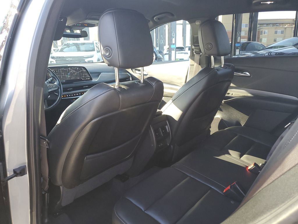 Used 2024 Cadillac XT4 Premium Luxury image 15