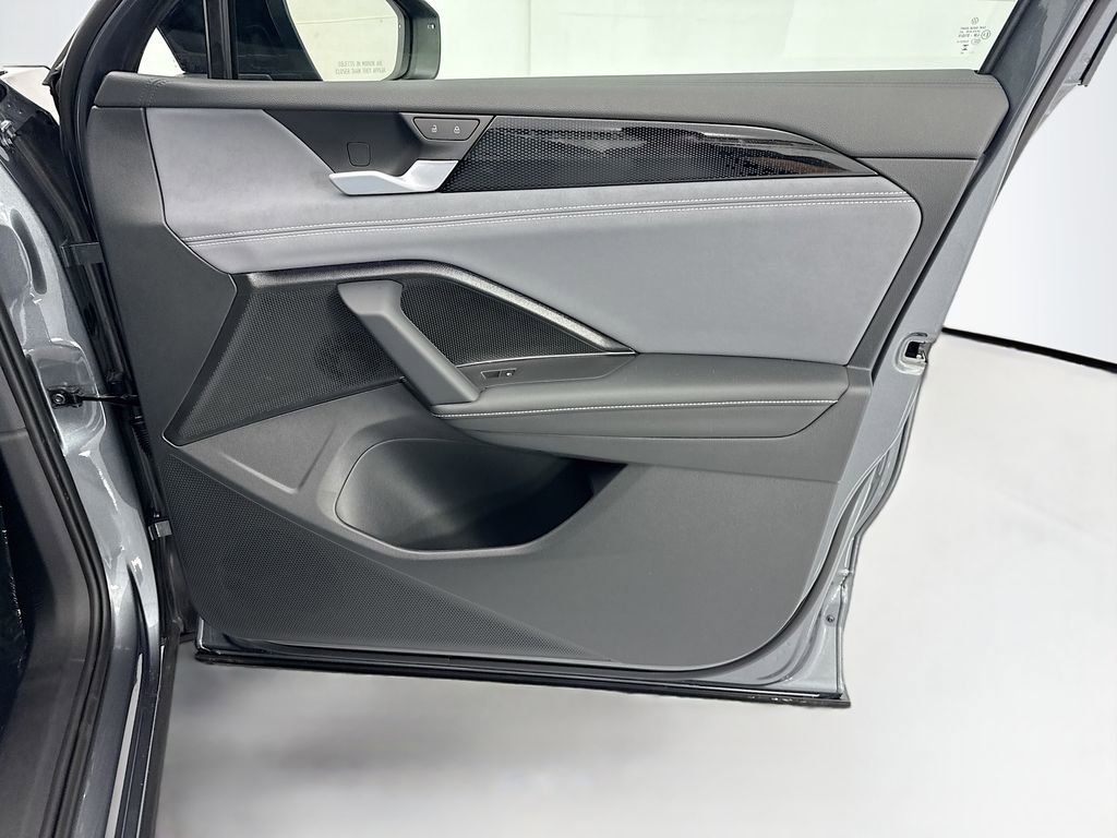 New 2026 Volkswagen Tiguan SE R-Line image 23