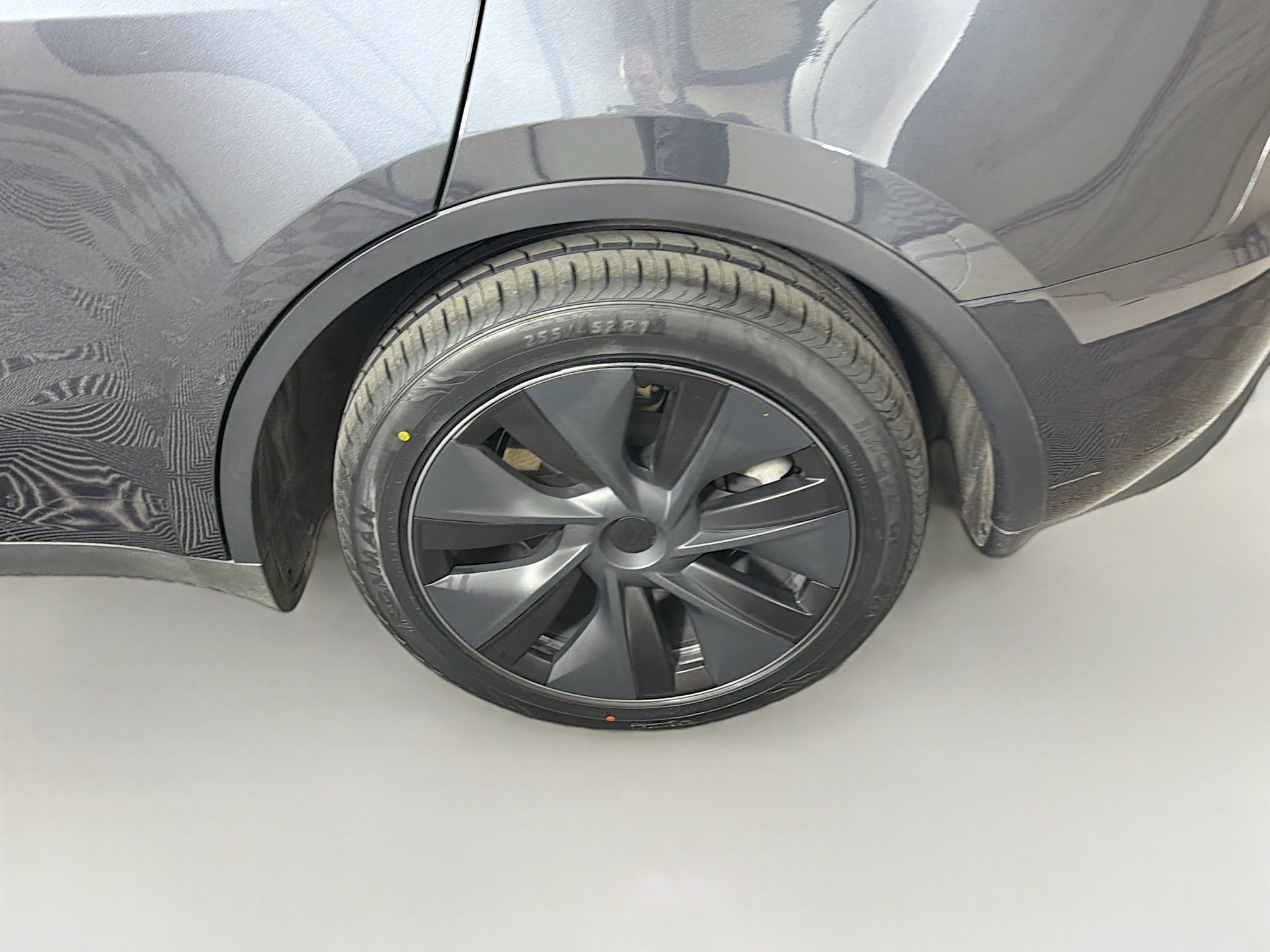 Used 2024 Tesla Model Y Long Range AWD/4WD image 11