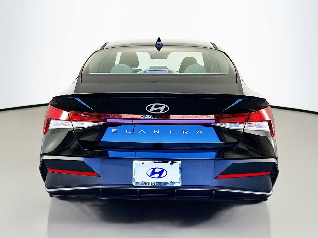 New 2026 Hyundai Elantra Sport image 6
