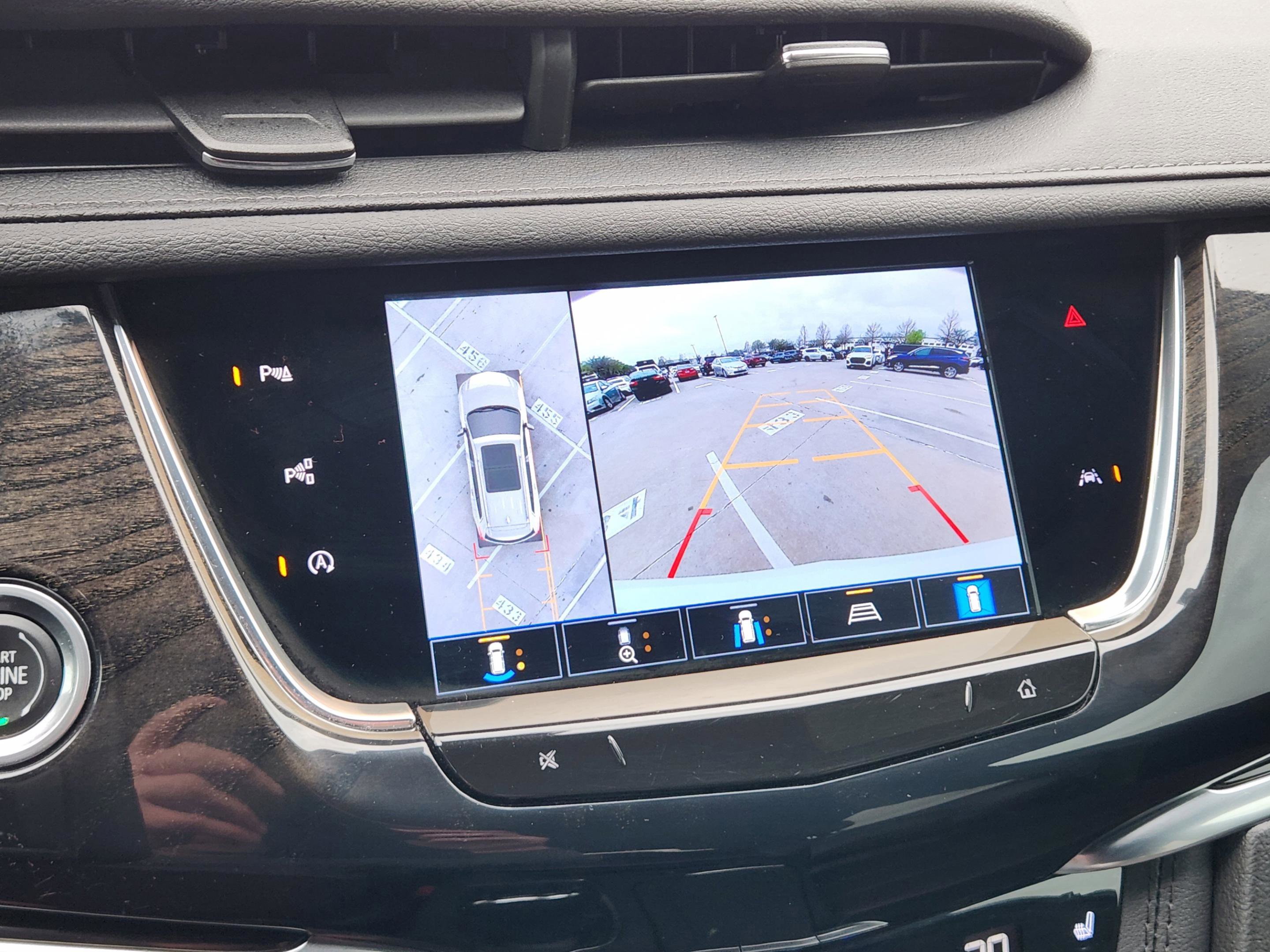 Used 2023 Cadillac XT6 Premium Luxury w/ Technology Package image 15