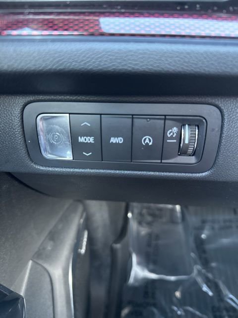 Used 2024 Chevrolet Traverse RS w/ LPO, Floor Liner Package image 34