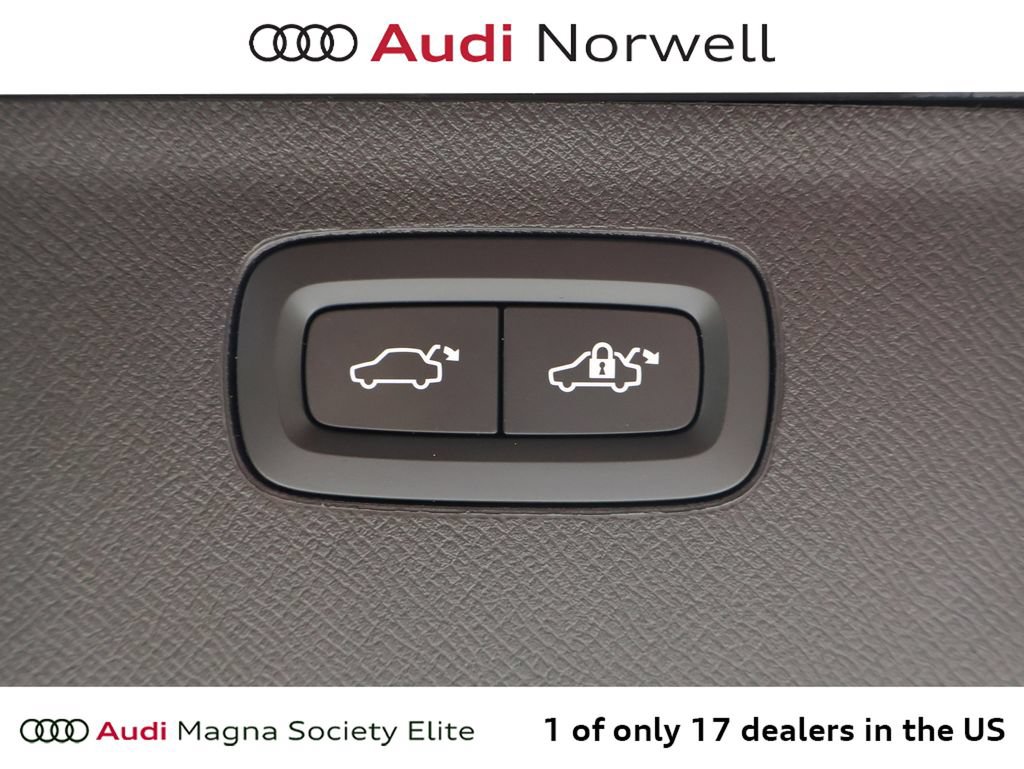 Used 2024 Volvo XC90 B6 Plus AWD/4WD image 15