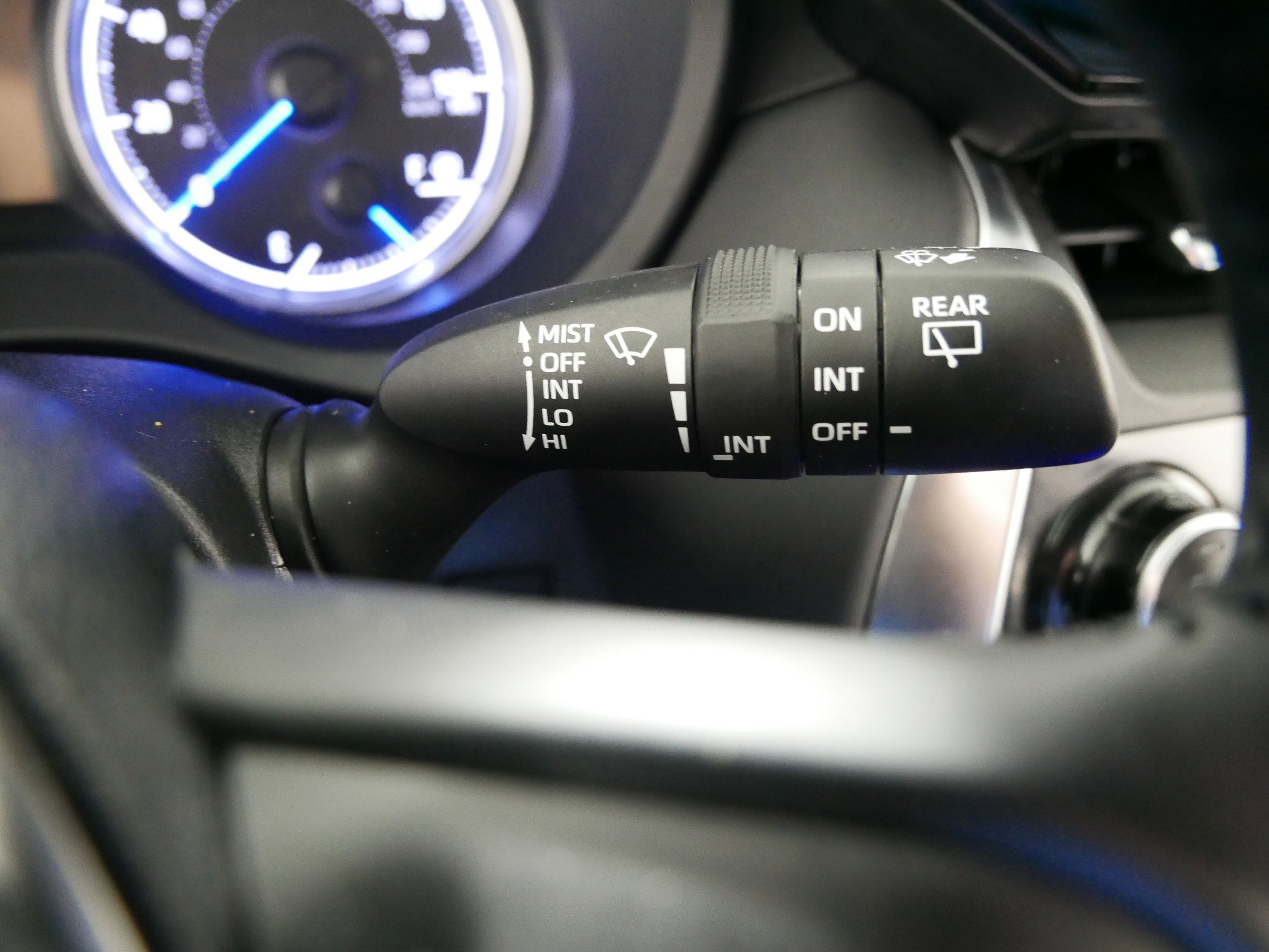 Used 2021 Toyota Venza LE w/ Carpet Mat Package (TMS) image 32