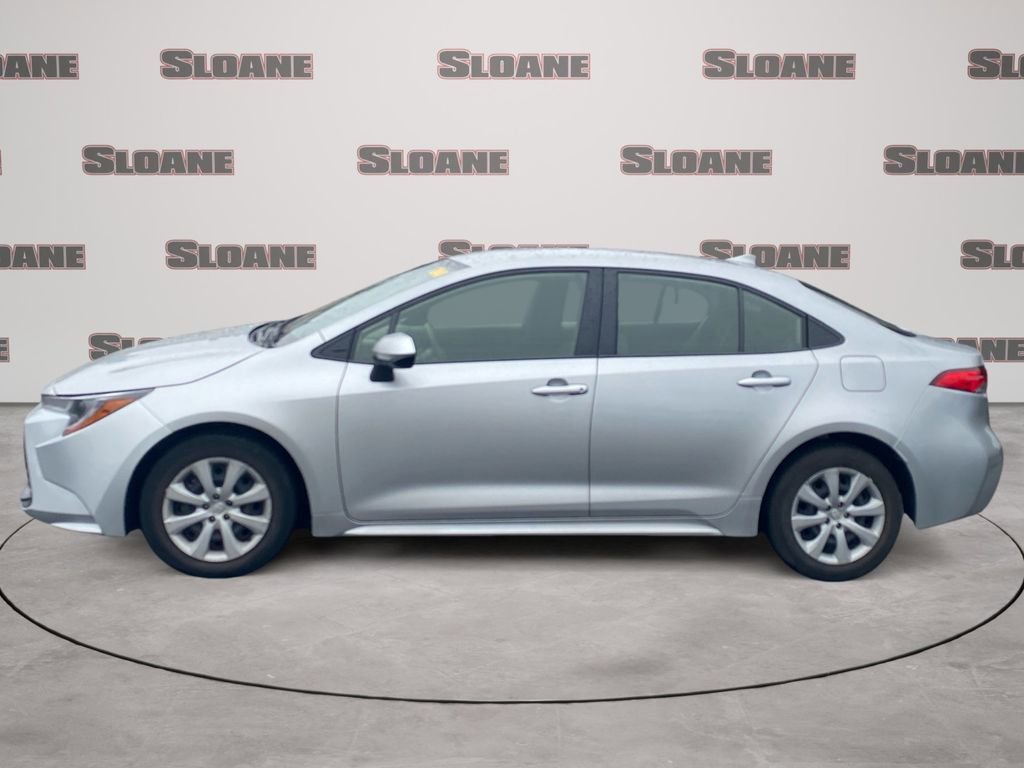Used 2024 Toyota Corolla LE image 2