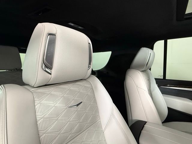 New 2026 Cadillac Escalade ESV Platinum Sport AWD/4WD image 33