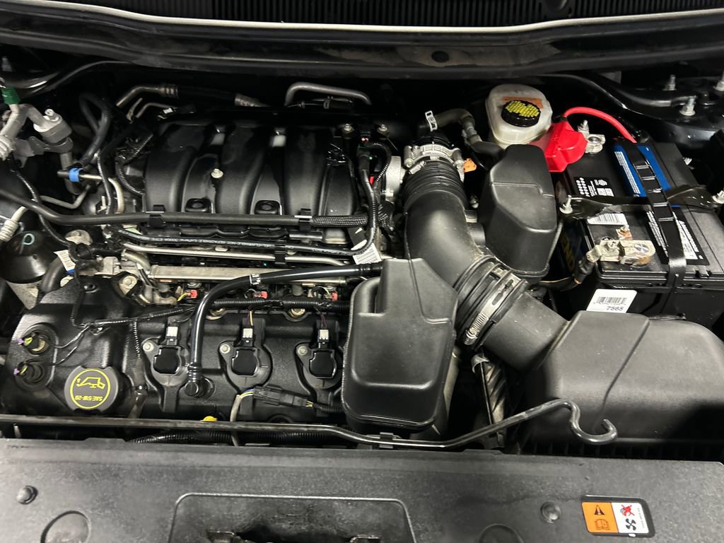 Used 2018 Ford Explorer XLT w/ Equipment Group 202A image 27