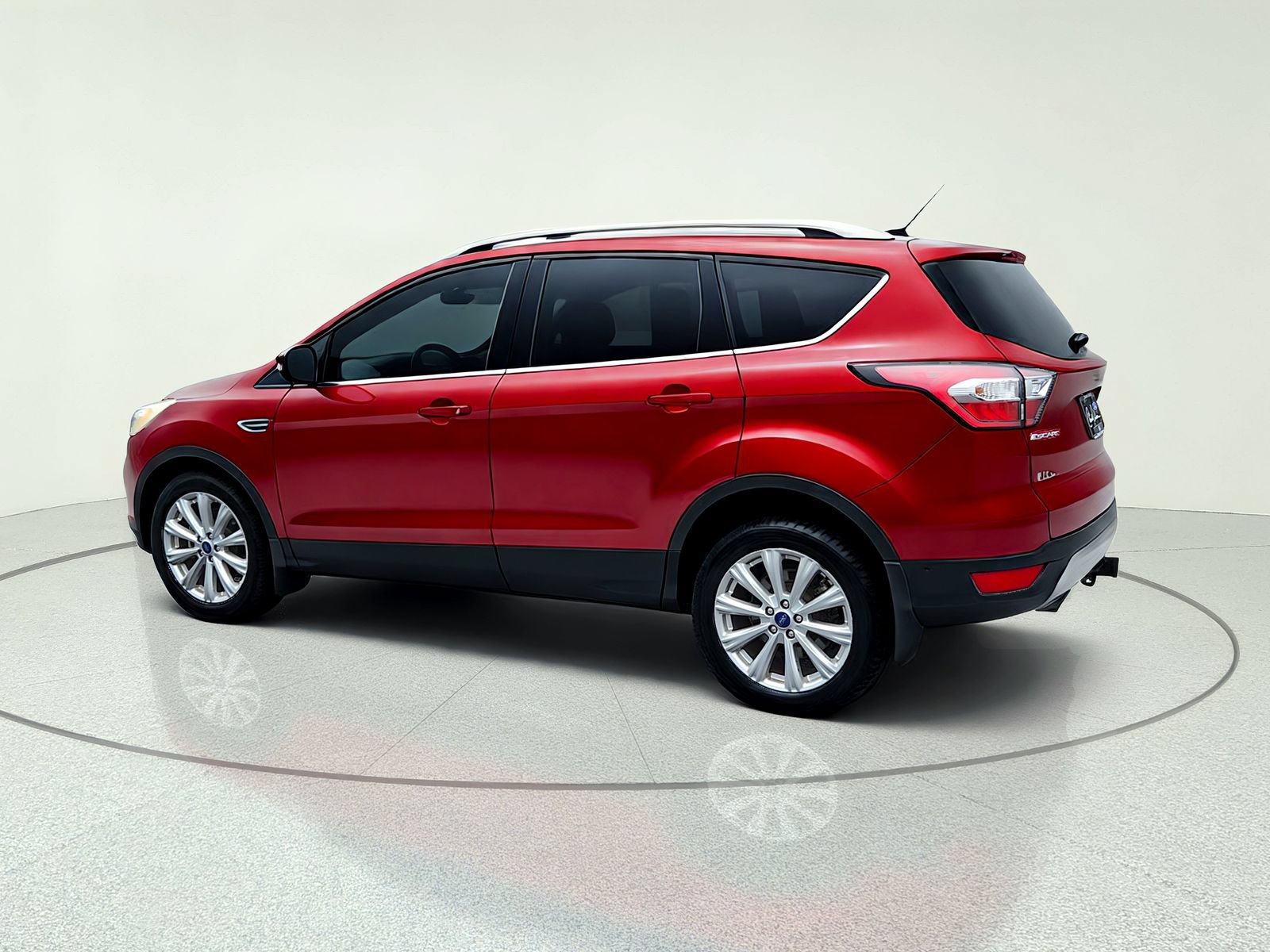 Used 2017 Ford Escape Titanium w/ Equipment Group 301A AWD/4WD image 5
