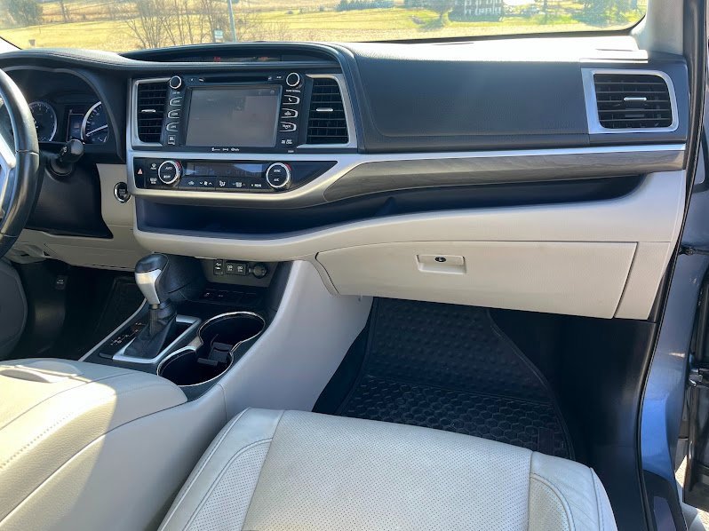Used 2019 Toyota Highlander Limited image 37