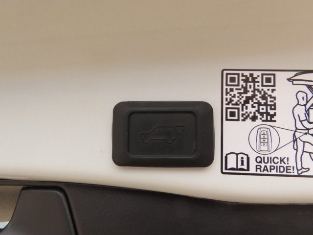 Used 2023 Toyota RAV4 XSE AWD/4WD image 13