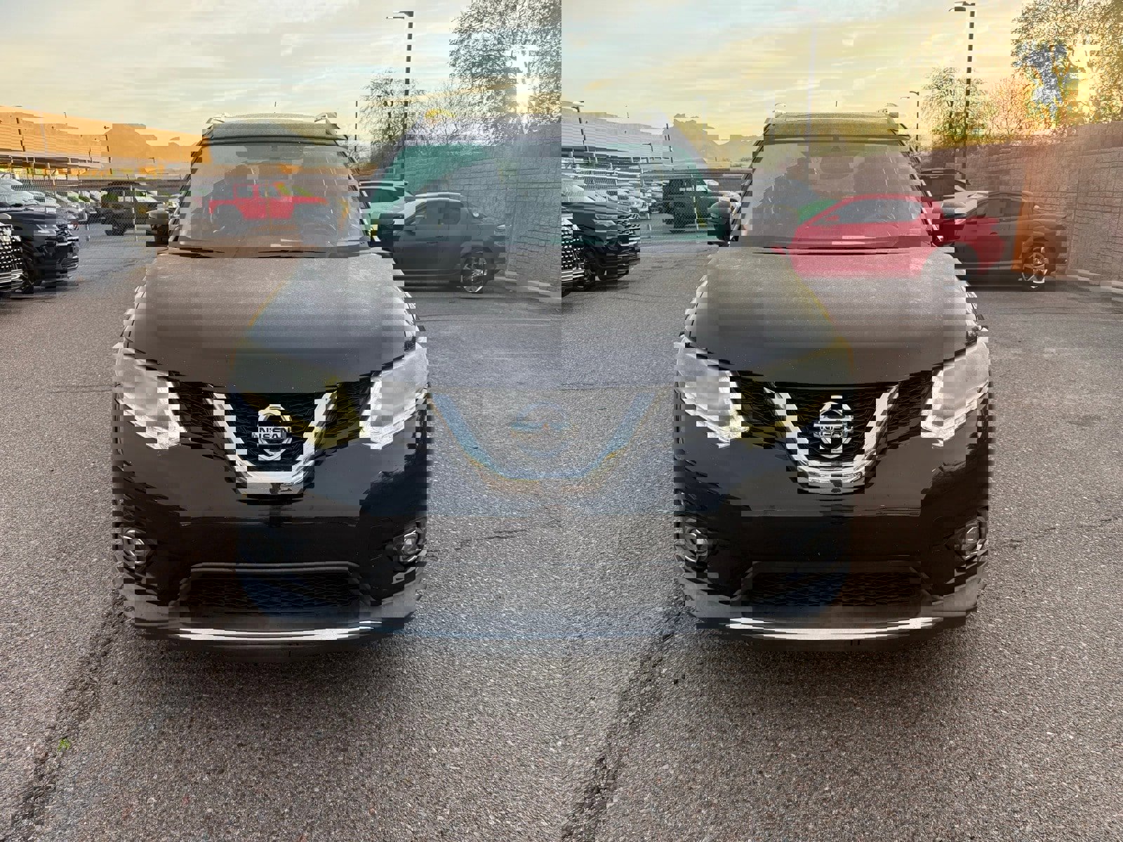 Used 2016 Nissan Rogue SL w/ SL Premium Package image 2