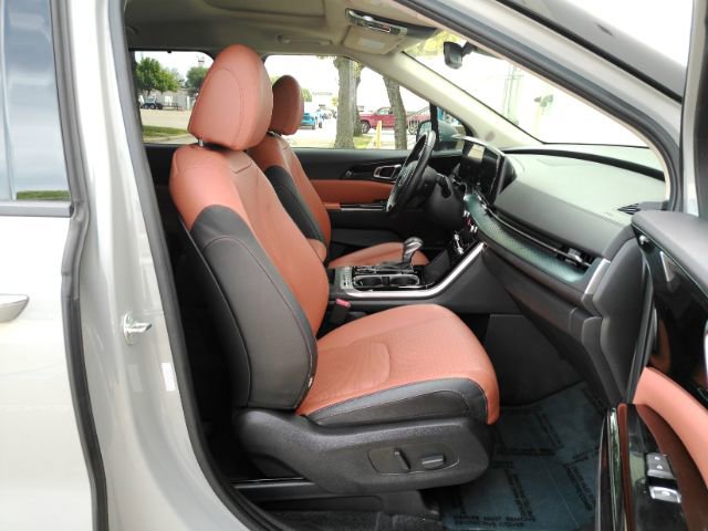 Used 2024 Kia Carnival SX Prestige image 23